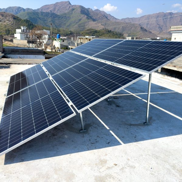 Solar,Panels,On,A,House,Roof,In,Pakistan,By,Generating